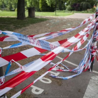 Interdit meme aux chiens 